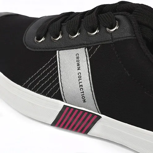 The lateral sides are made with reflective materia...